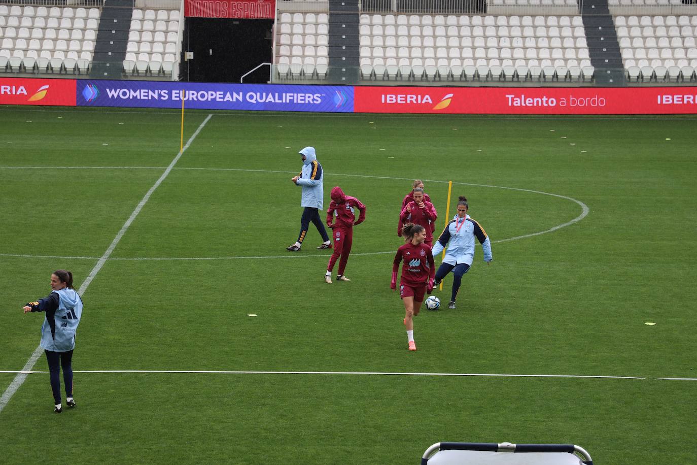 El entrenamiento de la Selección Femenina en El Plantío, en imágenes