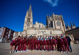 La Selección Española Femenina prepara el partido de este martes en Burgos