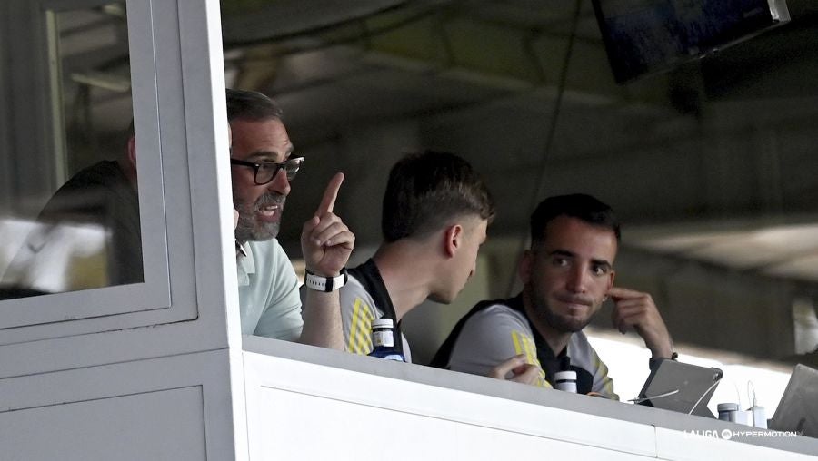 Bolo en la cabina durante el partido.