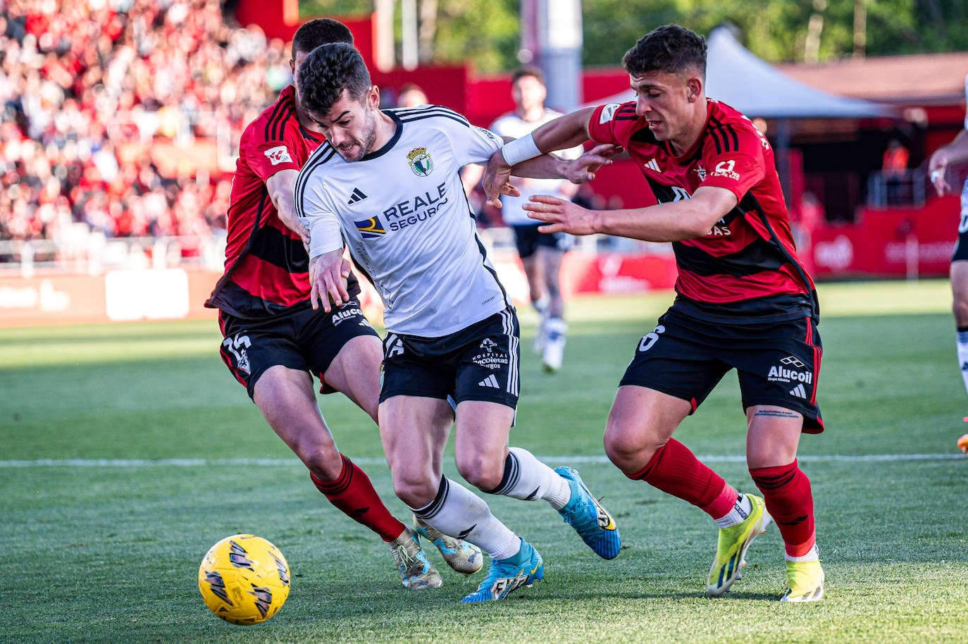 El Mirandés se lleva el derbi de Burgos