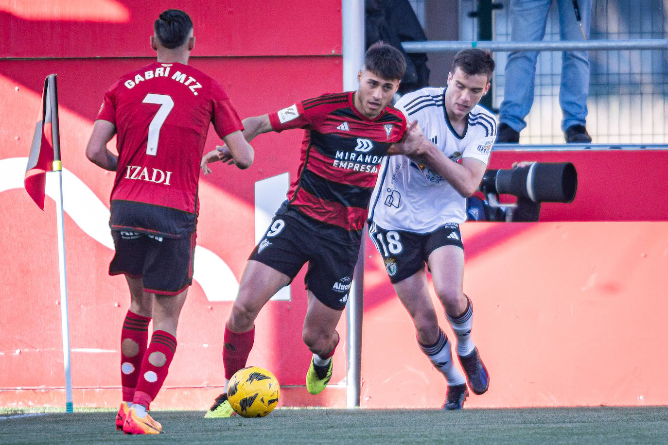 El Mirandés se lleva el derbi de Burgos