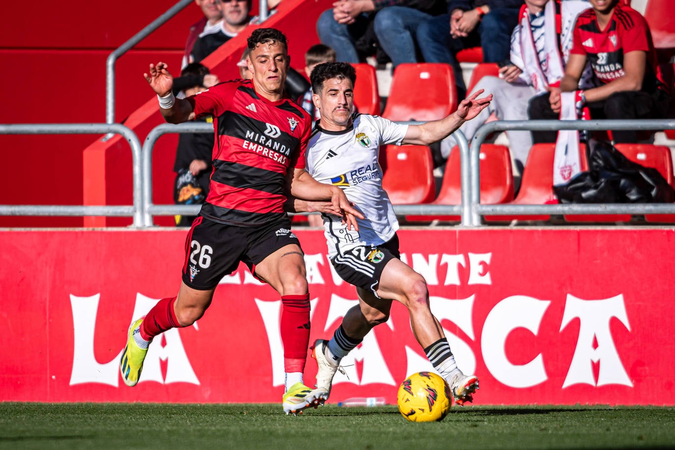 El Mirandés se lleva el derbi de Burgos