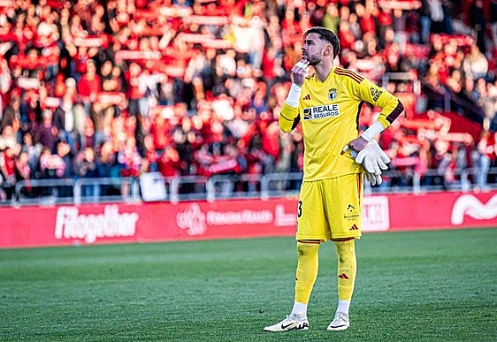 Caro pensativo al acabar el derbi.