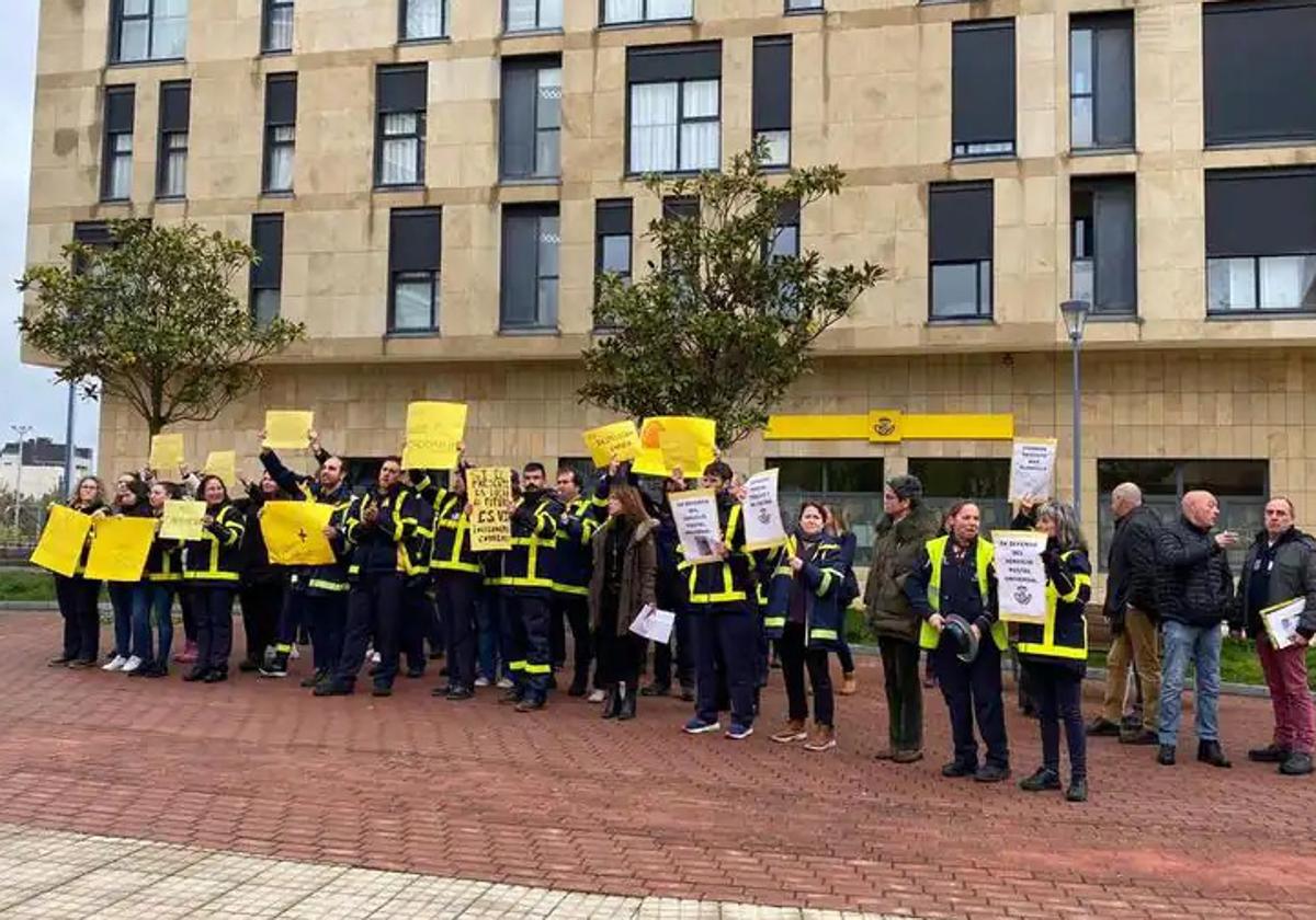 Los trabajadores de Correos exigen un refuerzo de personal en Burgos.