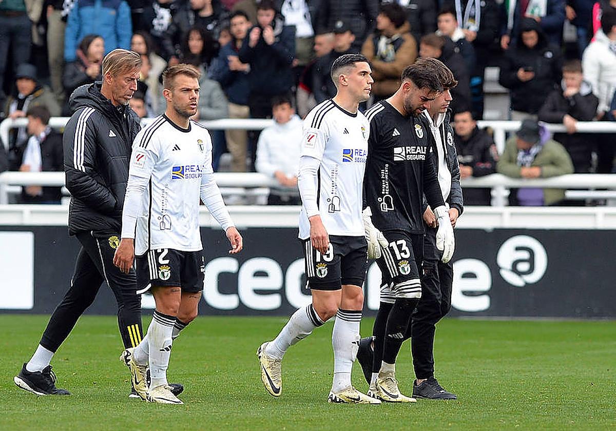 Jugadores del Burgos al final del encuentro