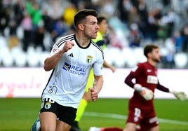 Curro celebra el gol ante el Amorebieta.