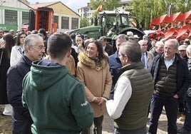 La consejera de Movilidad y Transformación Digital, María González Corral, en la Feria de Maquinaria Agrícola de Lerma.