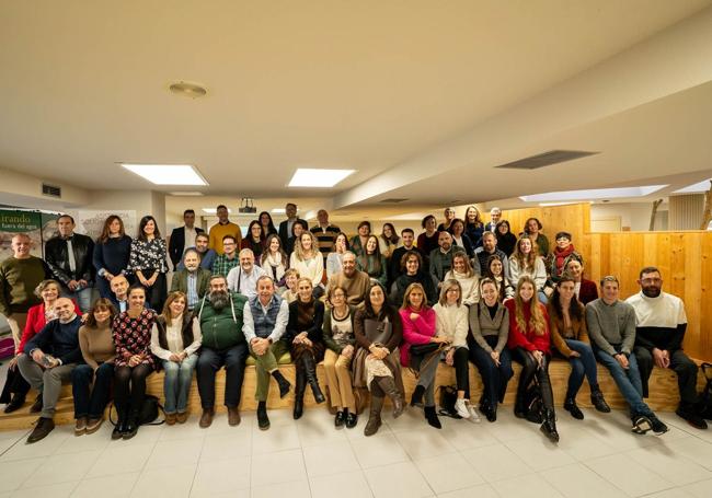 Foto de familia de representantes de las organizaciones burgalesa receptoras de las ayudas.