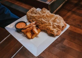 Cachopo presentado al 'Concurso Mejor Cachopo del Mundo' de la sidrería El Antoju