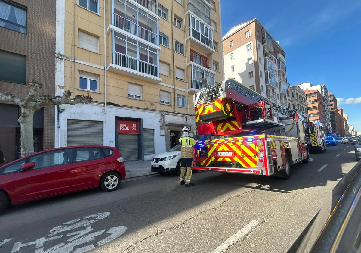 Hasta el lugar del incendio han acudido los Bomberos de Burgos.