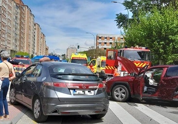 Seis heridos en una colisión múltiple en la avenida Cantabria