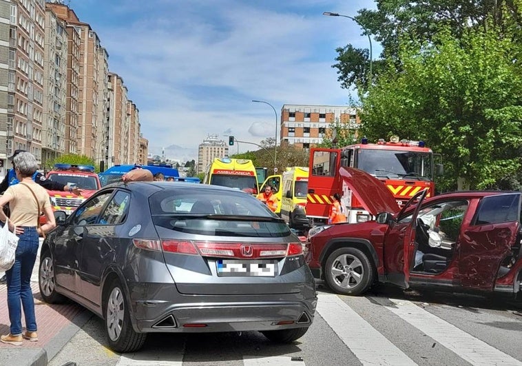 El accidente se ha producido en la avenida Cantabria, cruce con Reyes Católicos, Burgos.