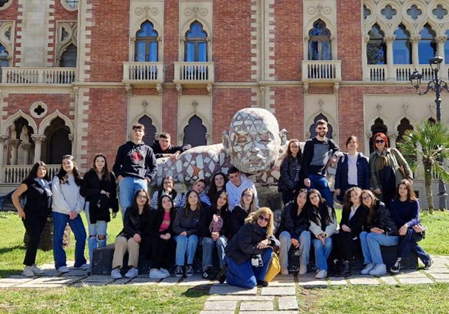 Alumnado de IES Campos de Amaya Villadiego en Calabria.