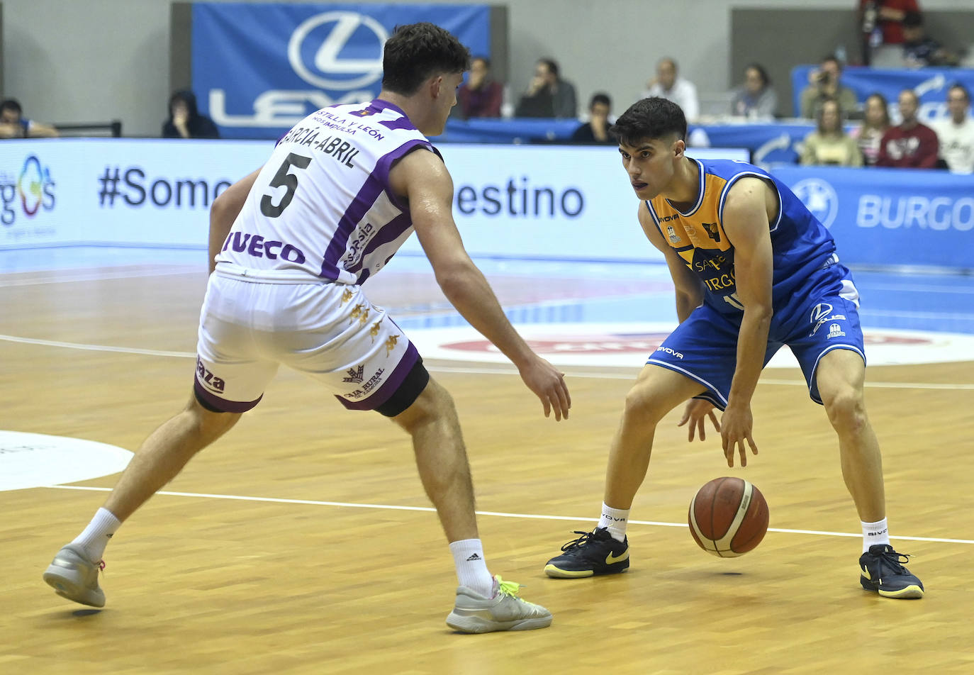 Imágenes de la victoria del San Pablo Burgos frente al UEMC Real Valladolid