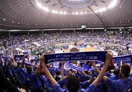 Aficionados del San Pablo Burgos en el Coliseum.