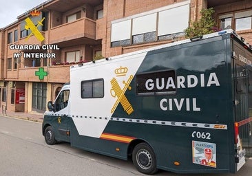 Auxilian a un peregrino en Burgos que no podía continuar a causa de una enfermedad