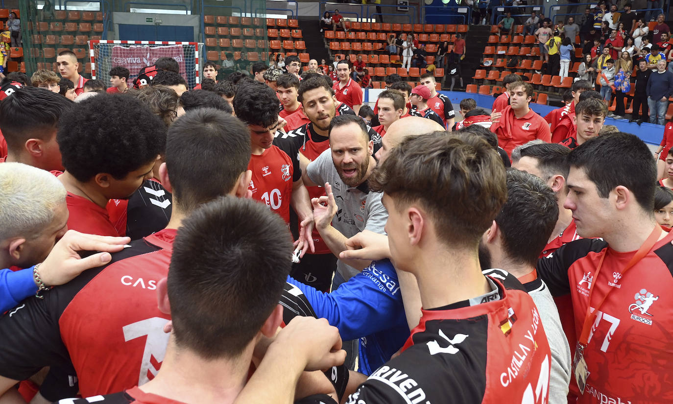 La final por el ascenso a Asobal, en imágenes