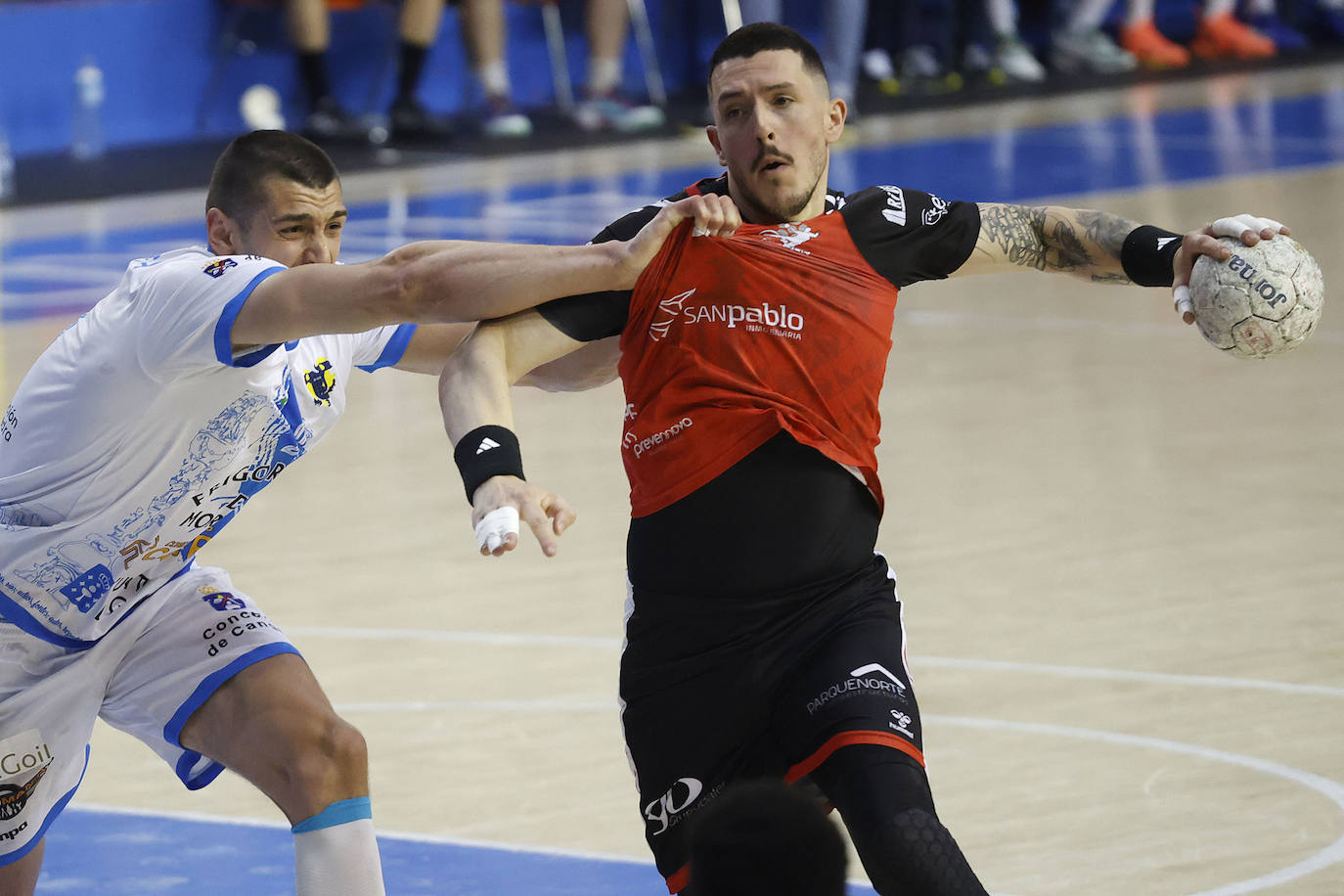 El partido del UBU San Pablo Burgos contra el Cangas, en imágenes