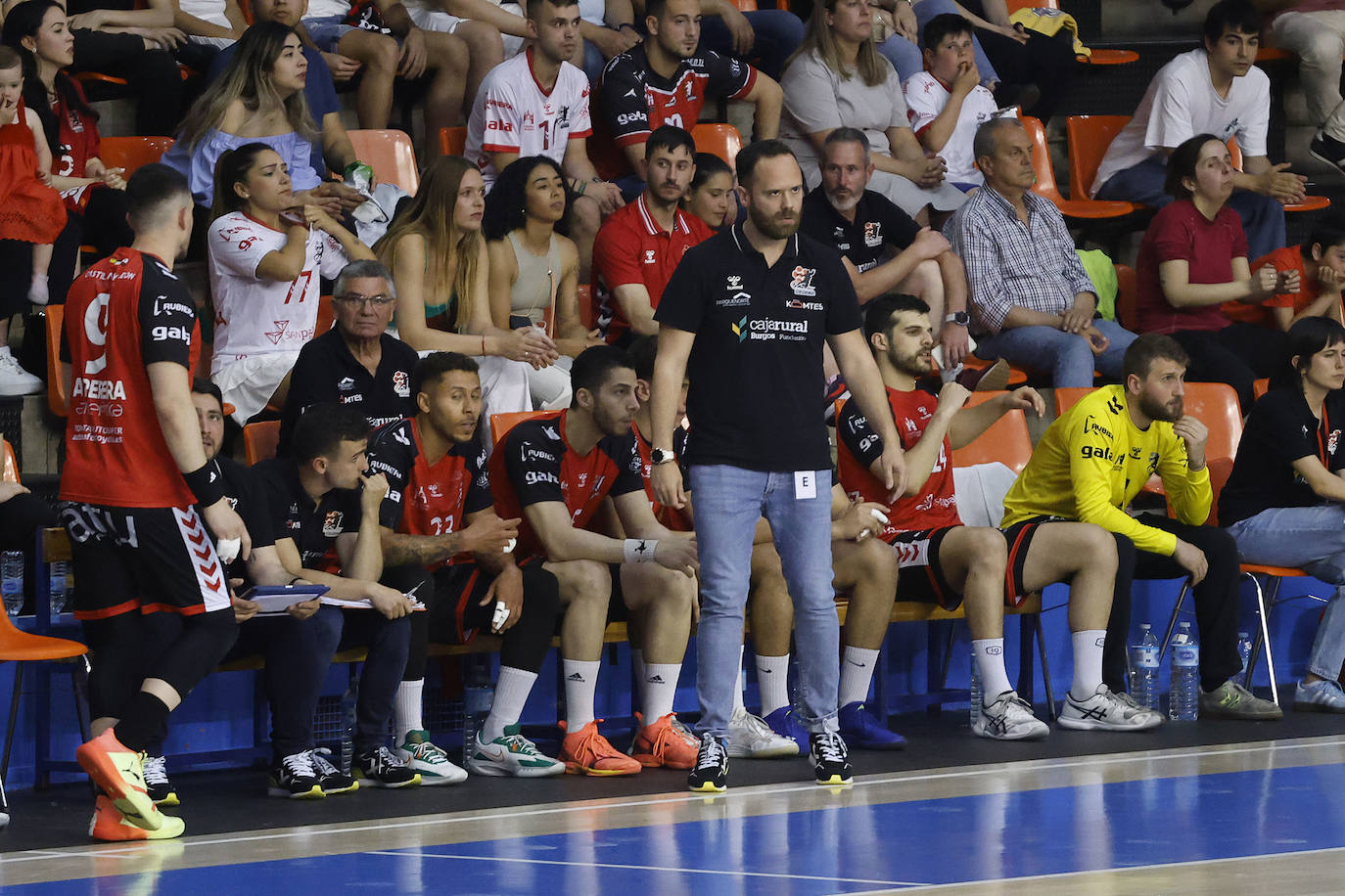 El partido del UBU San Pablo Burgos contra el Cangas, en imágenes