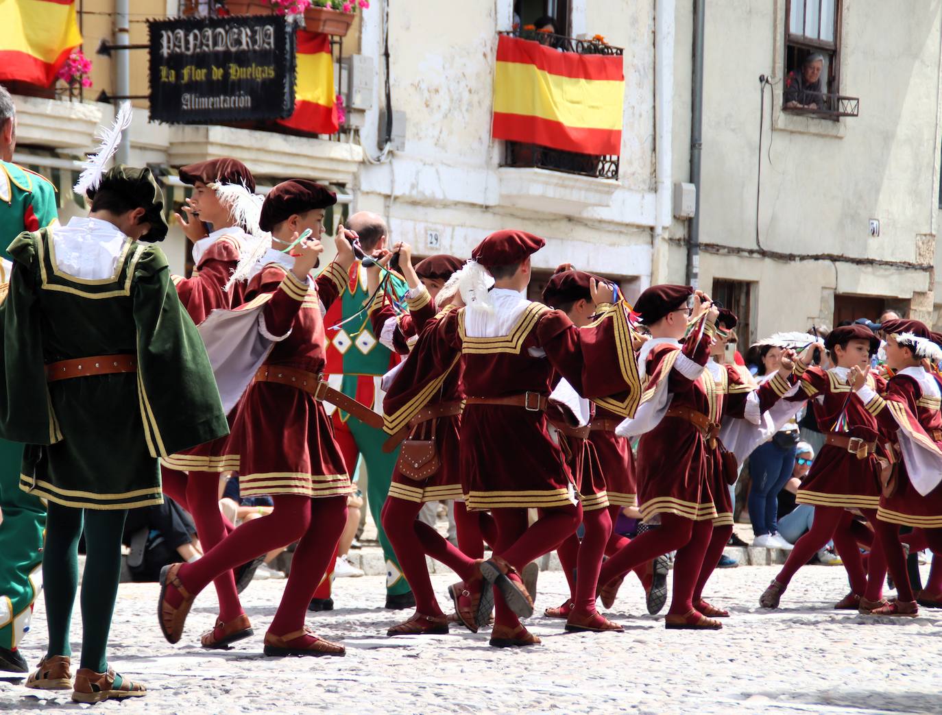 Así ha sido la procesión del Curpillos en el barrio de Las Huelgas