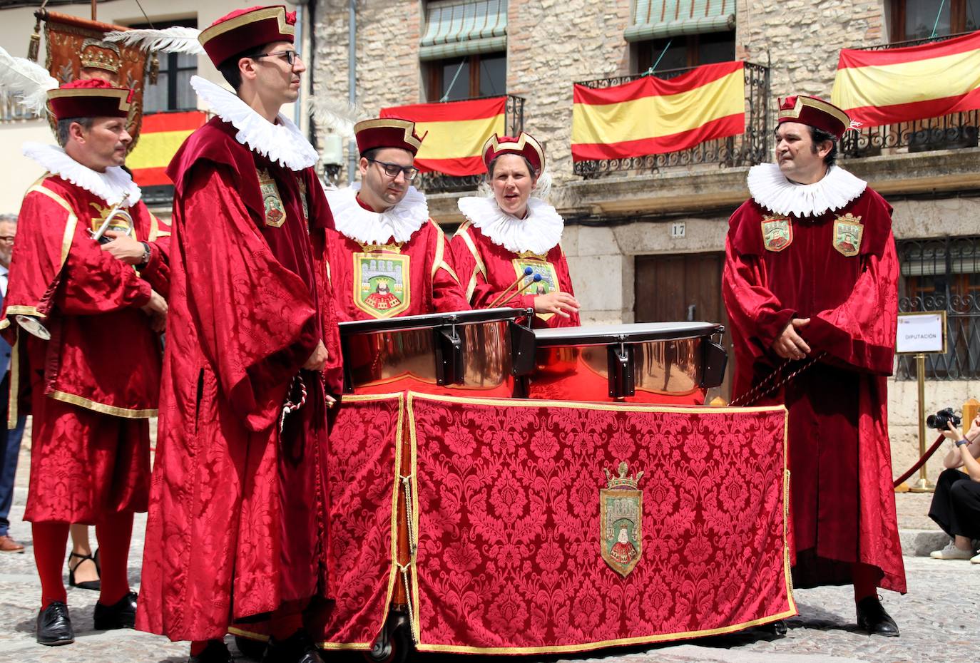 Así ha sido la procesión del Curpillos en el barrio de Las Huelgas