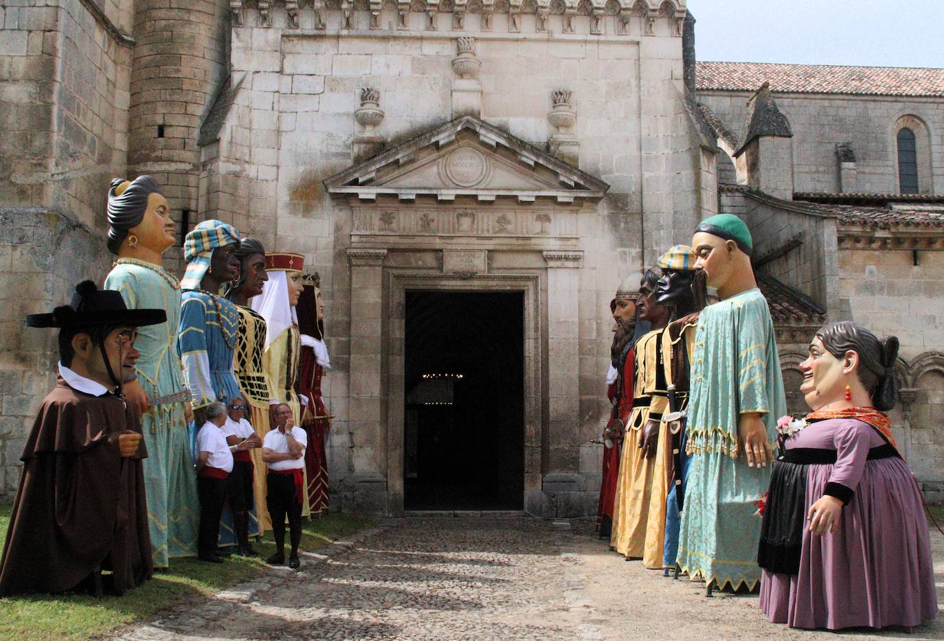 Así ha sido la procesión del Curpillos en el barrio de Las Huelgas