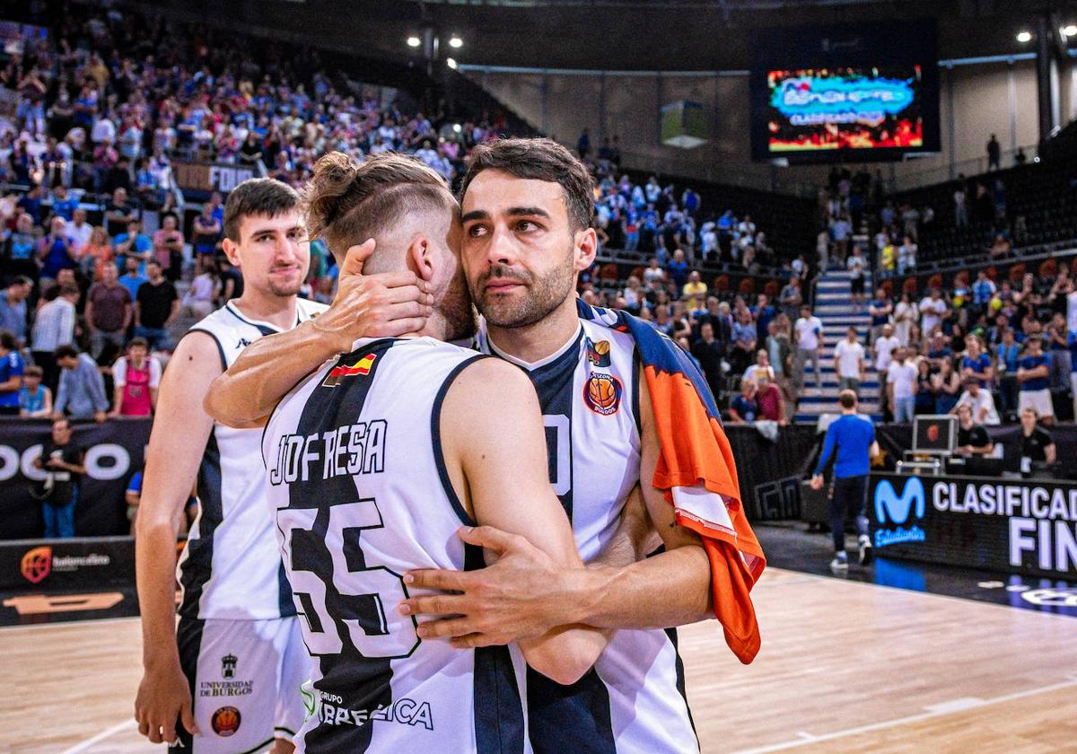 Jugadores del Tizona tras el encuentro