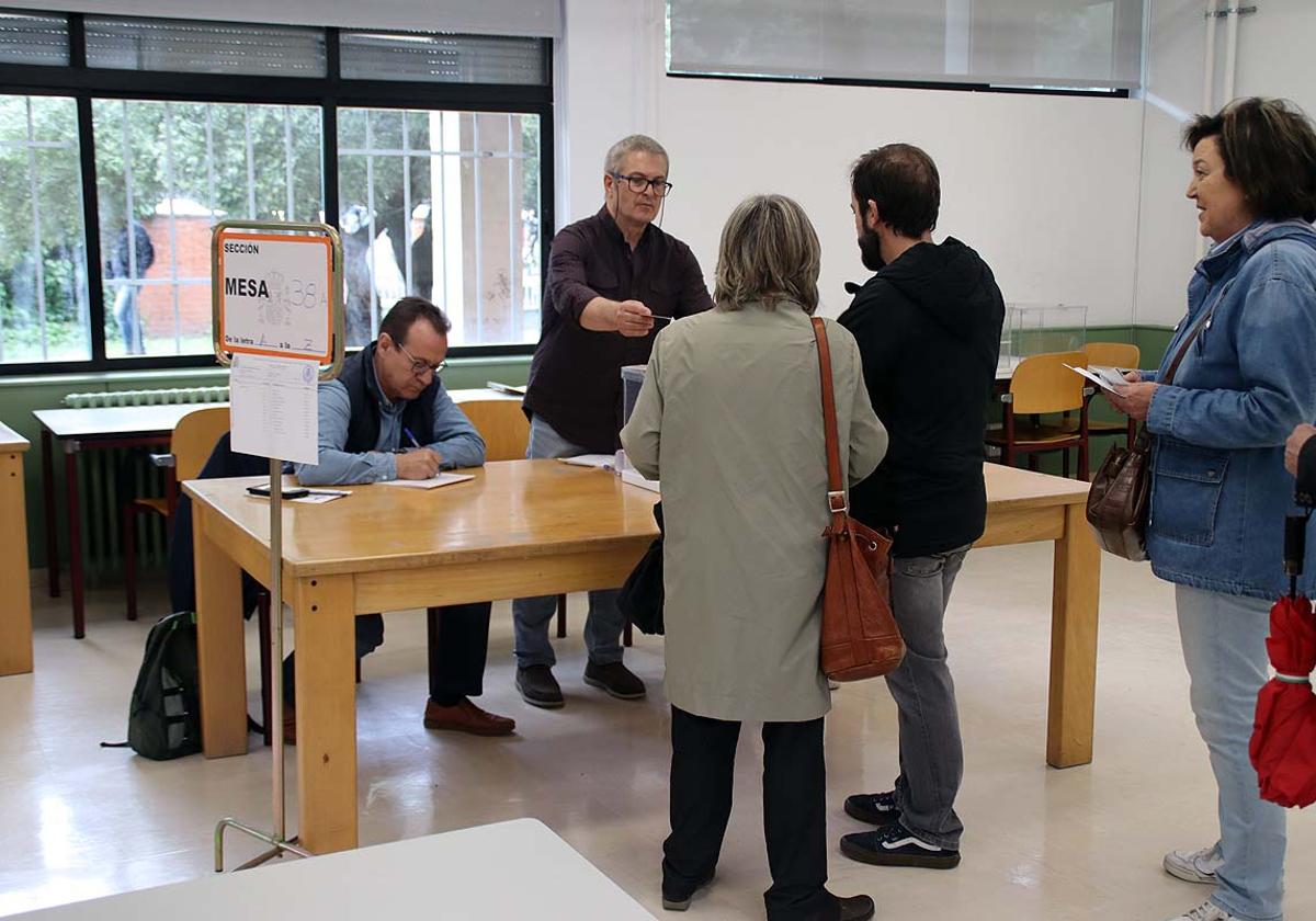 Colegio electoral en la ciudad de Burgos.