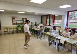 Cerca de la mitad de los electores acudieron a las urnas.