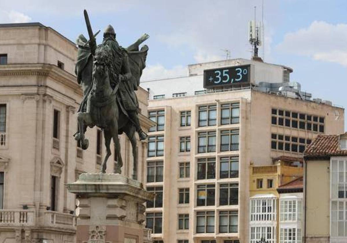 Imagen de un termómetro del centro de Burgos durante una ola de calor.