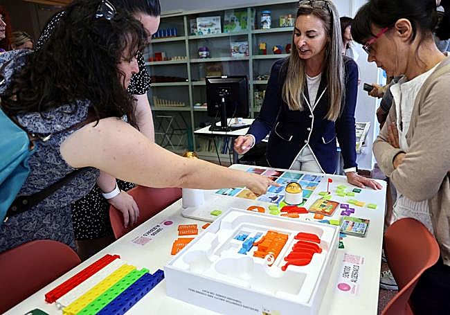 El Laboratorio también ofrecerá cursos de formación para maestros en activo.