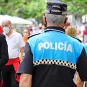 La policía y una vecina salvan la vida a un hombre en parada cardíaca dentro de su furgoneta