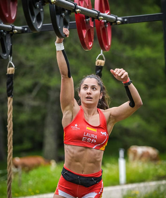 Imagen secundaria 2 - Laura Camarero en la prueba de 14 kilómetros.