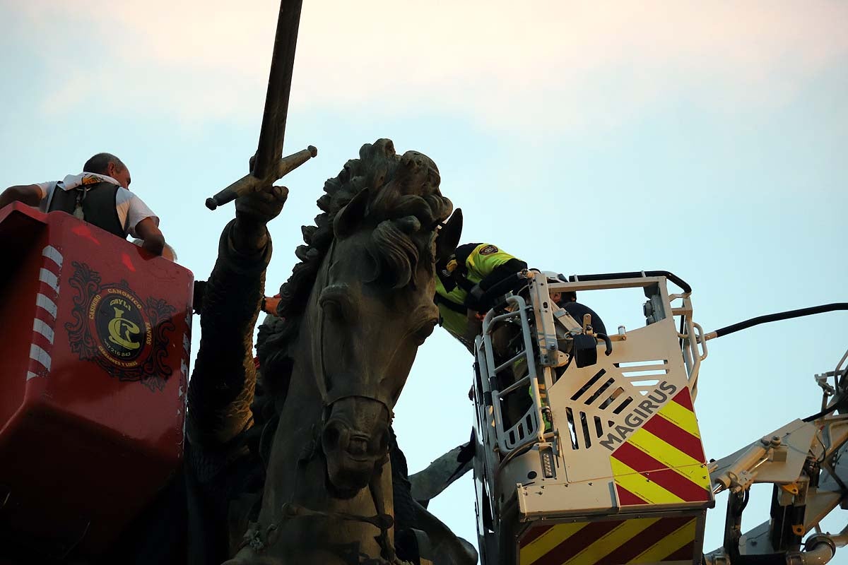 Carlos Sobera pone el pañuelo al Cid y los Bomberos la sorpresa