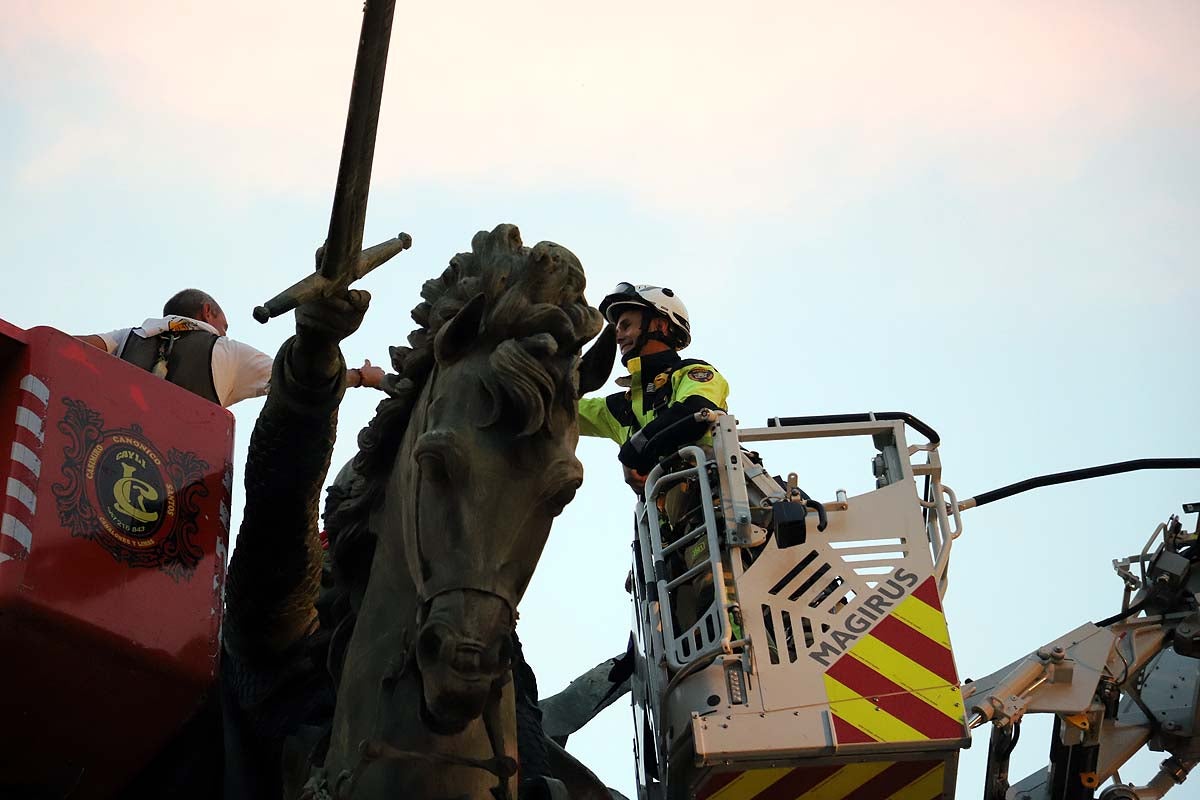 Carlos Sobera pone el pañuelo al Cid y los Bomberos la sorpresa