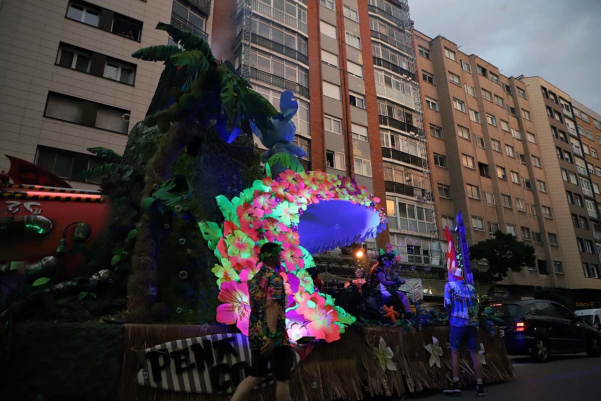 Conoce las carrozas que han animado la Cabalgata nocturna de Sampedros