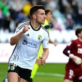 Curro renueva con el Burgos CF hasta 2027