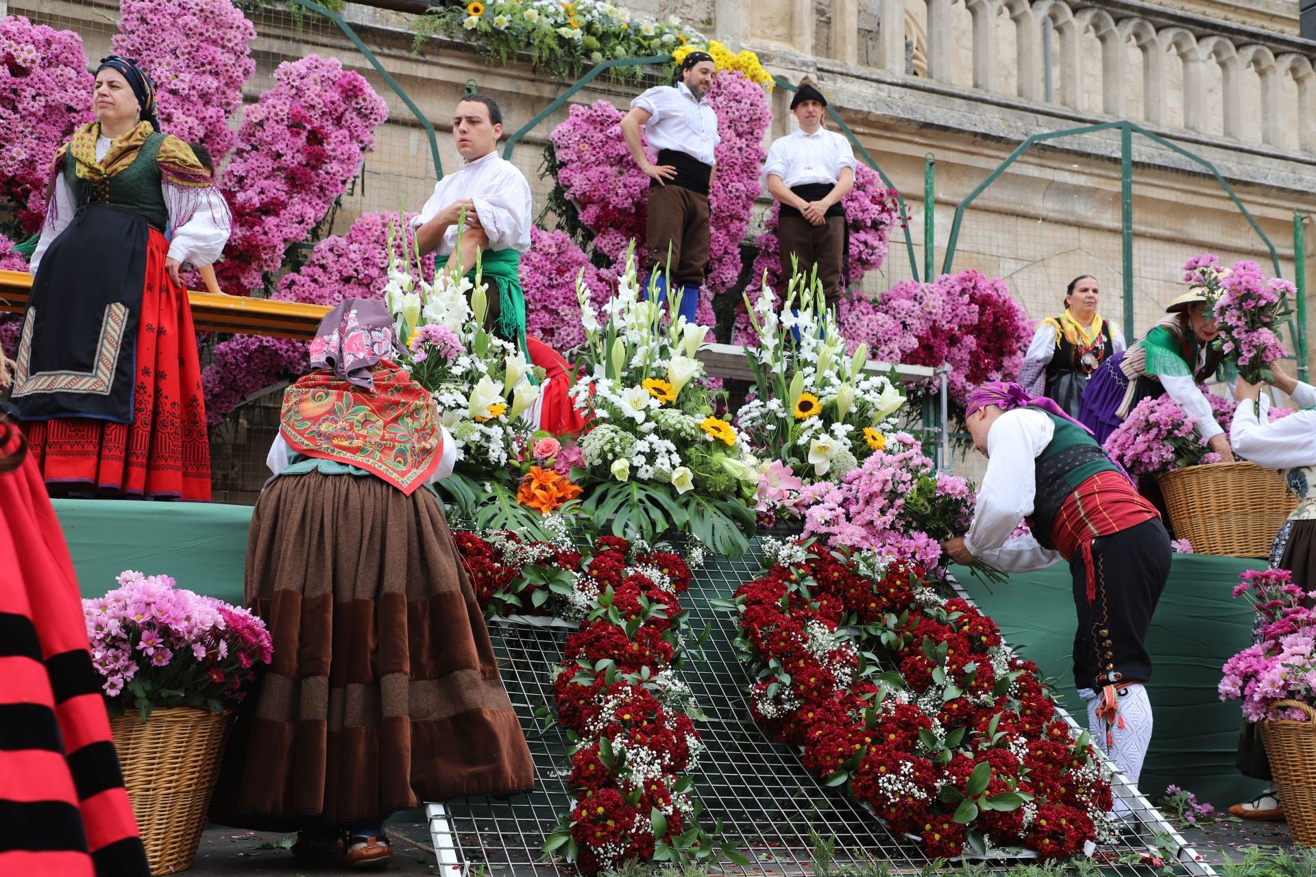 Así ha sido la Ofrenda Floral de los Sampedros en Burgos