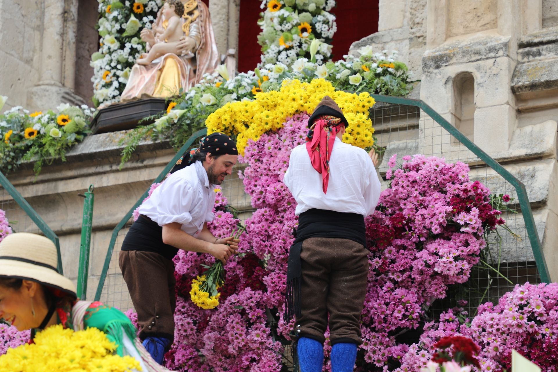 Así ha sido la Ofrenda Floral de los Sampedros en Burgos