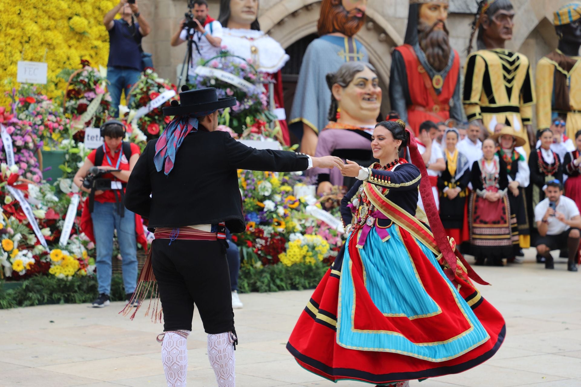 Así ha sido la Ofrenda Floral de los Sampedros en Burgos