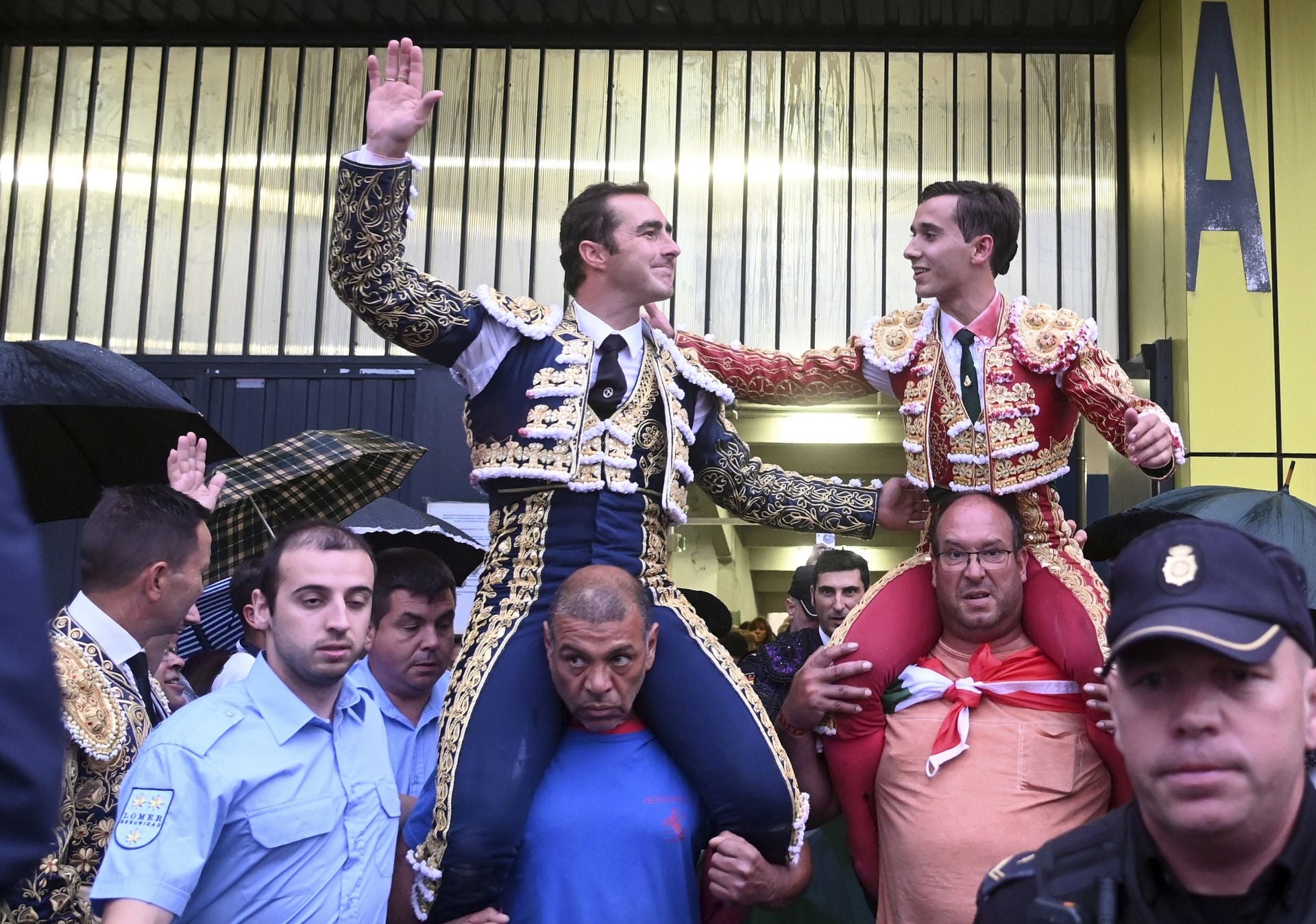 Algunas de las imágenes de la primera corrida de toros de los Sampedros