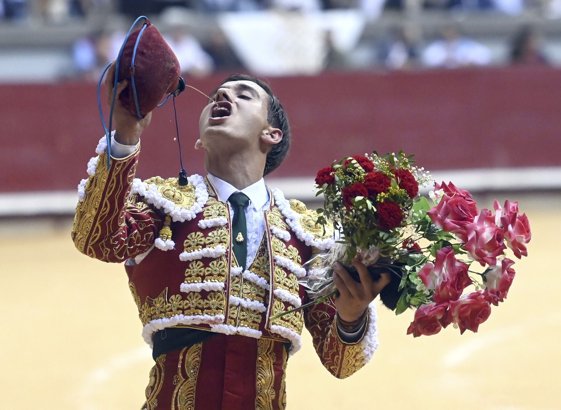 Algunas de las imágenes de la primera corrida de toros de los Sampedros