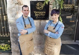 Diego González y Laura Rodríguez en su local de Burgos, Tiempos Líquidos