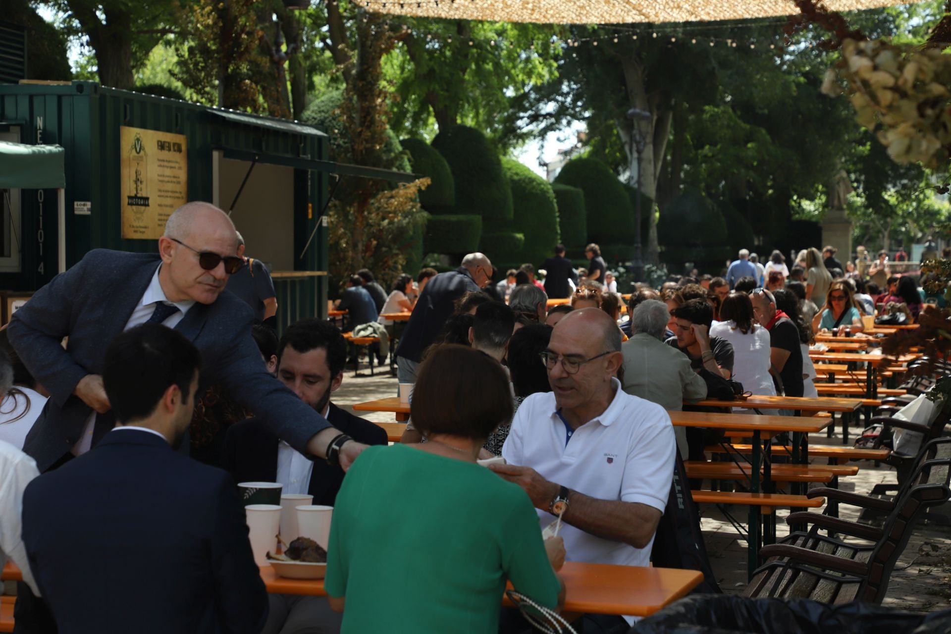 Los burgaleses disfrutan de la música y comida de la zona en Los Cuatro Reyes