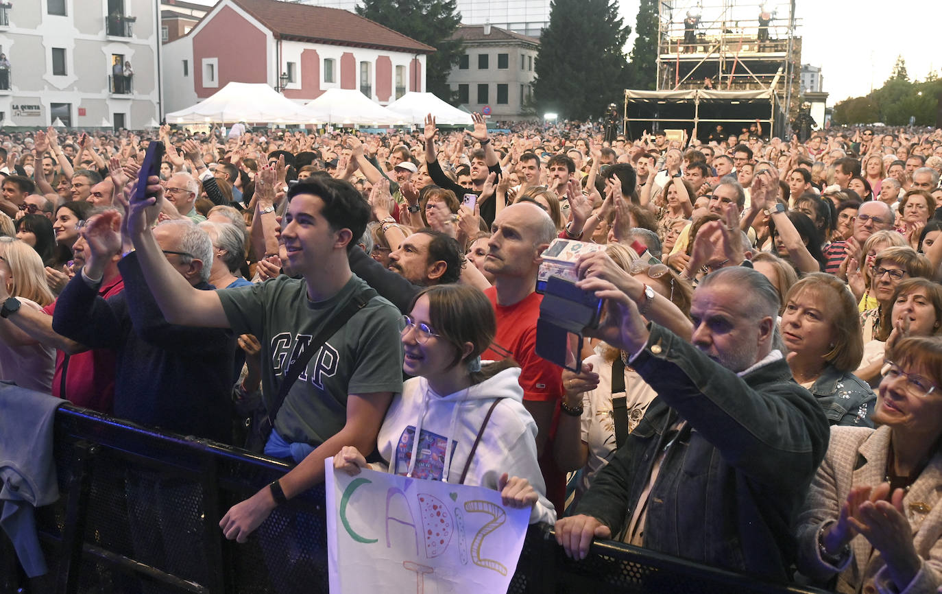 El concierto de Raphael en Burgos, en imágenes