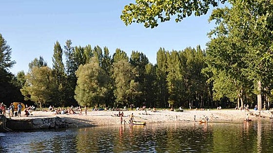 Burgos cuenta con tres zonas naturales aptas para el baño este verano