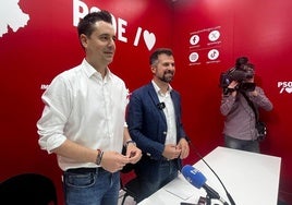 Daniel de la Rosa, portavoz municipal del PSOE y el líder regional Luis Tudanca.