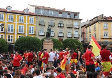 Burgos se tiñe de rojo para apoyar a España en la final de la Eurocopa