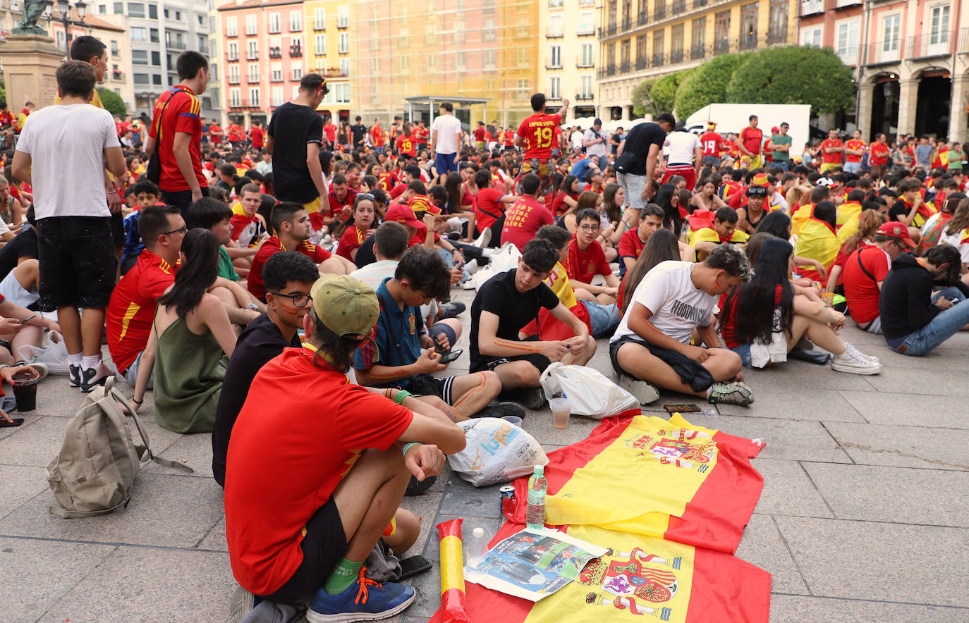 Las imágenes de cientos de burgaleses apoyando a La Roja en la final de la Eurocopa