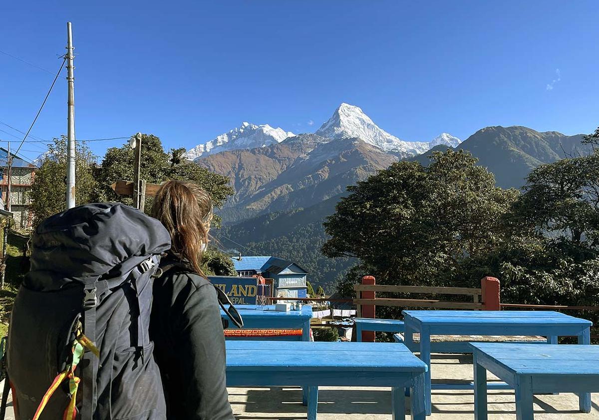 Imagen principal - Poon Hills, Annapurna, Nepal. Templo Blanco en Chiang Rai (Tailandia). Santuario de jirafas en Kenia. 